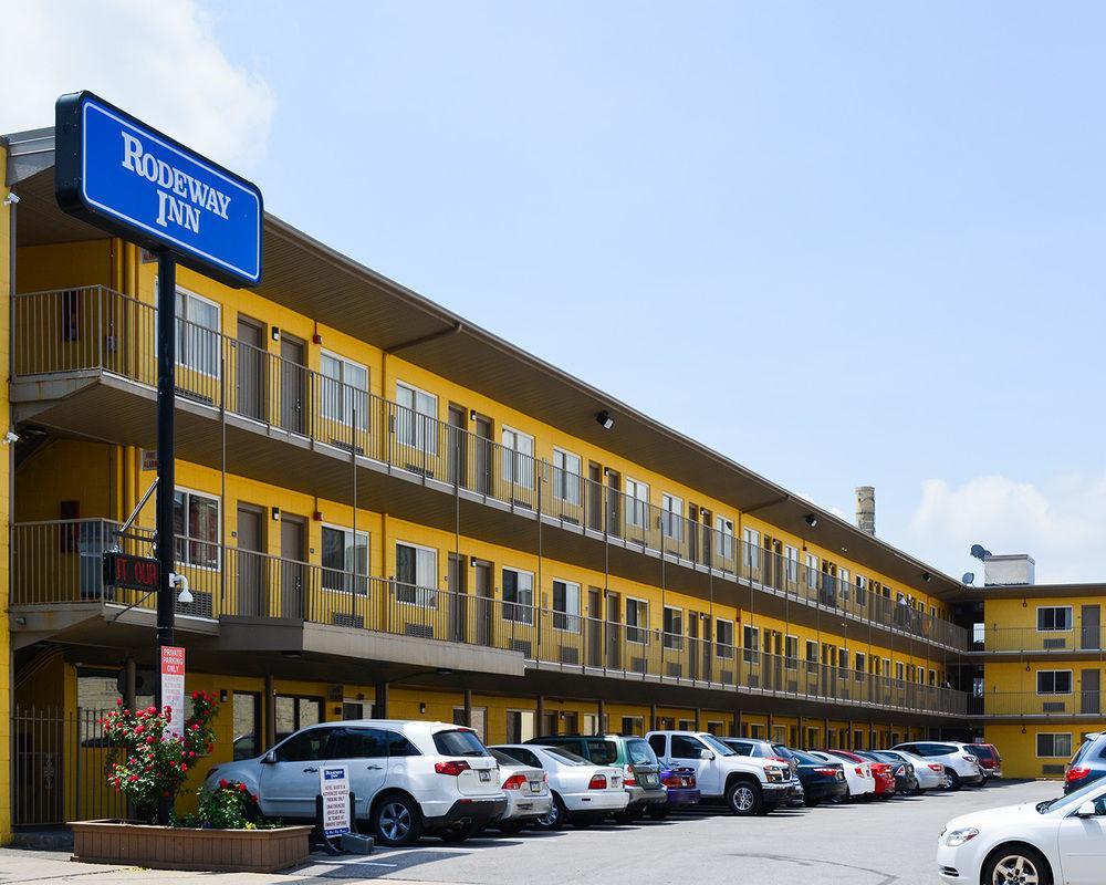 Red Roof Inn York Downtown Exterior foto